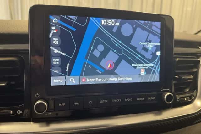Kia Stonic (2021) thumbnail 11