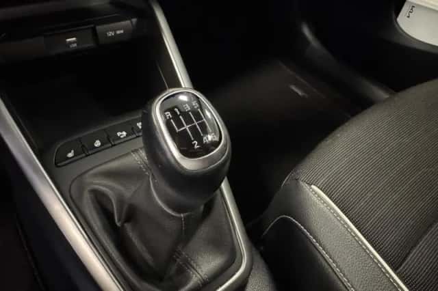 Kia Stonic (2021) thumbnail 17