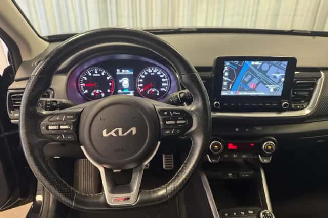 Kia Stonic (2021) thumbnail 3