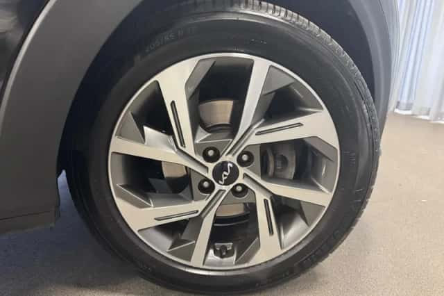 Kia Stonic (2021) thumbnail 5