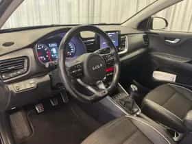 Kia Stonic (2021) thumbnail 10