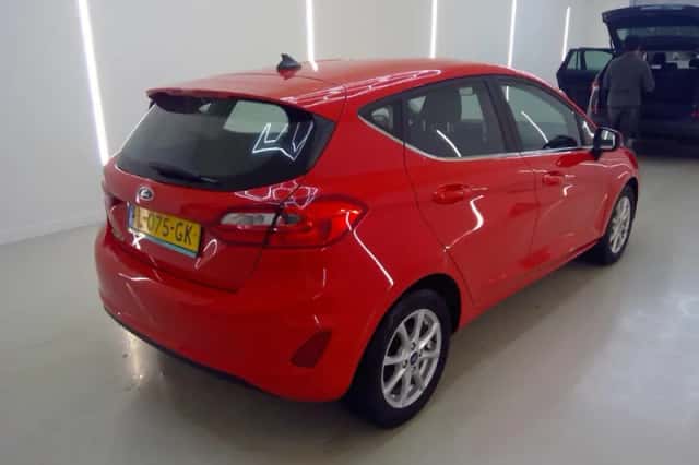 Ford Fiesta (2021) thumbnail 3