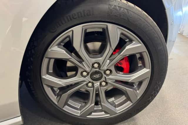 Ford Focus (2022) thumbnail 5