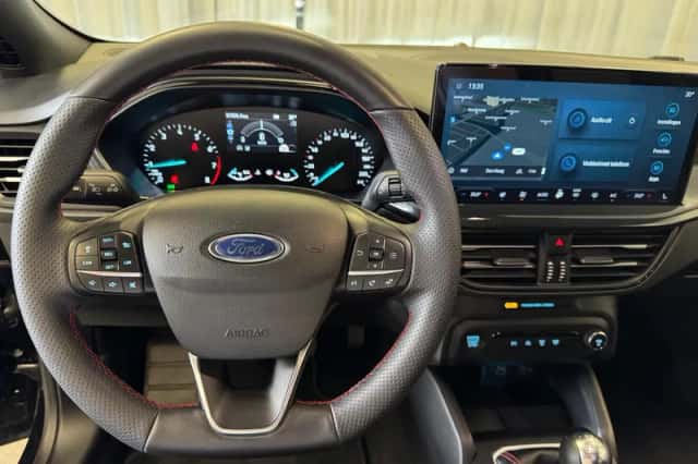 Ford Focus (2025) thumbnail 3
