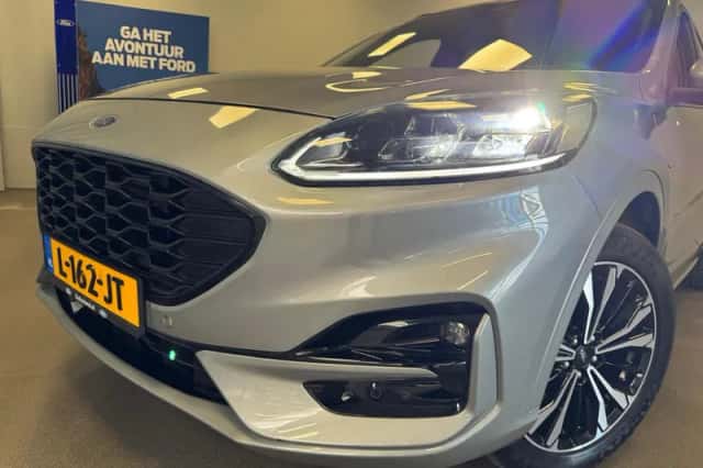 Ford Kuga (2021) thumbnail 6