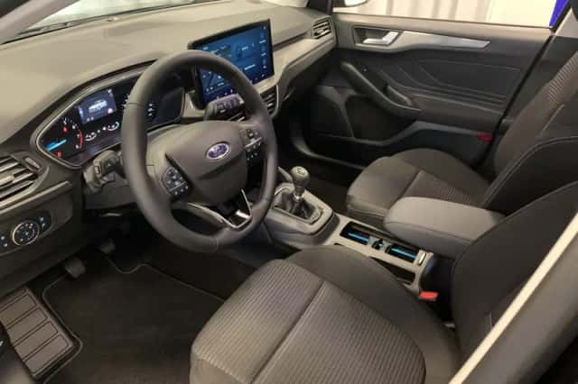 Ford Focus (2025) thumbnail 3