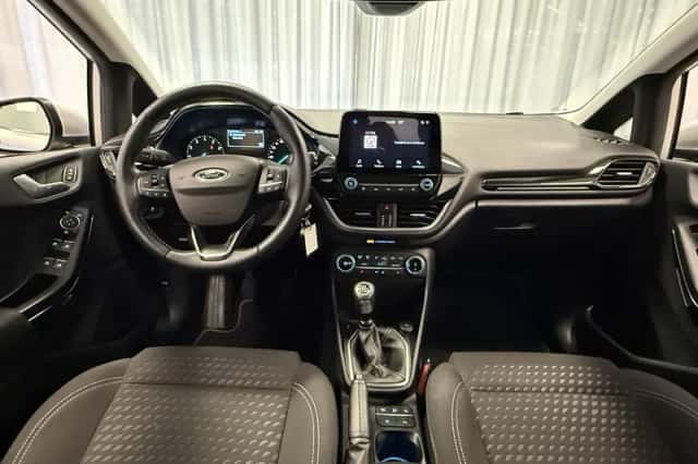 Ford Fiesta (2021) thumbnail 3