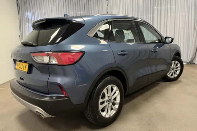 Ford Kuga (2022) thumbnail 2