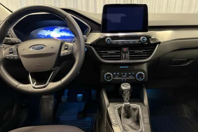 Ford Kuga (2022) thumbnail 3