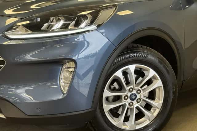 Ford Kuga (2022) thumbnail 21