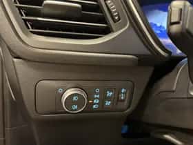 Ford Kuga (2022) thumbnail 28