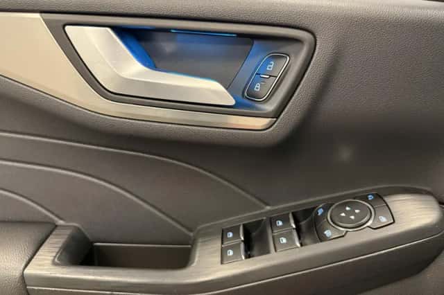 Ford Kuga (2022) thumbnail 29