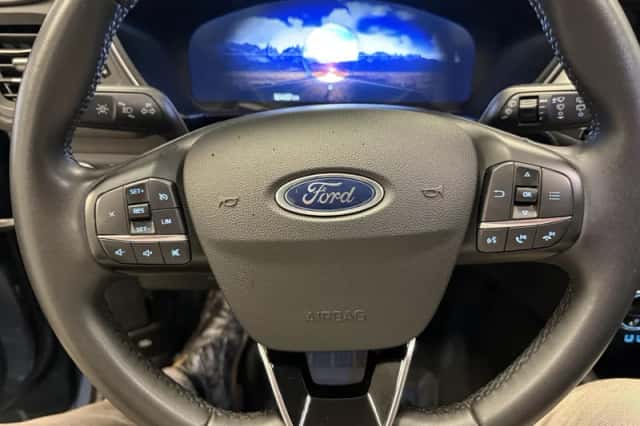 Ford Kuga (2022) thumbnail 30