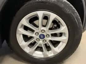 Ford Kuga (2022) thumbnail 5