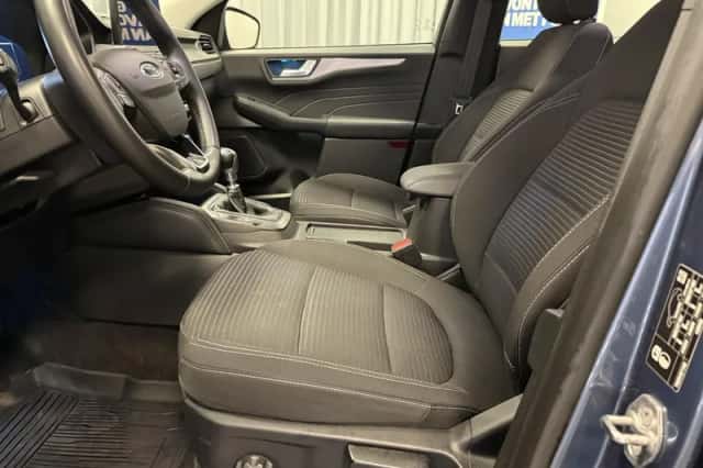 Ford Kuga (2022) thumbnail 9