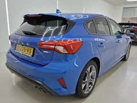 Ford Focus (2021) thumbnail 3