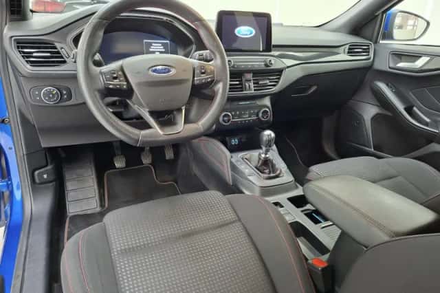 Ford Focus (2021) thumbnail 4