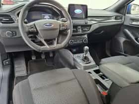 Ford Focus (2021) thumbnail 4