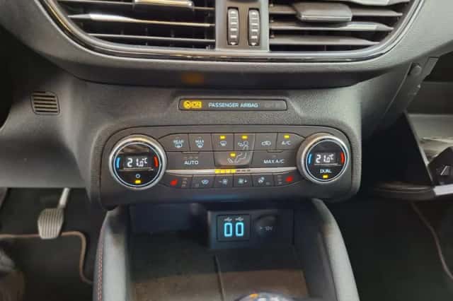 Ford Focus (2021) thumbnail 7