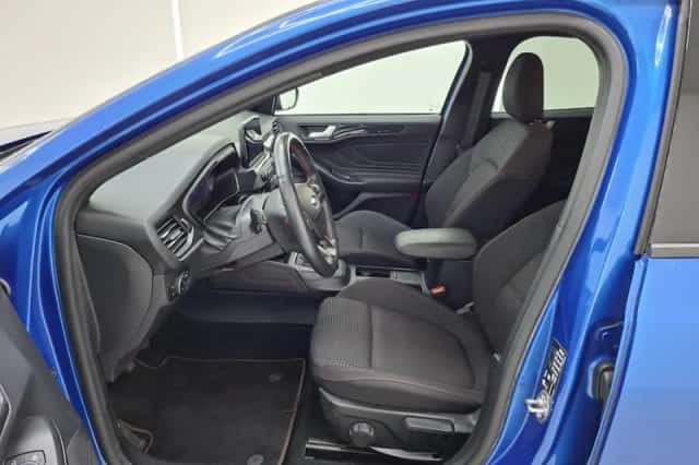 Ford Focus (2021) thumbnail 8