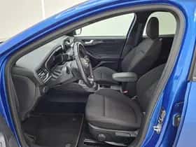 Ford Focus (2021) thumbnail 8