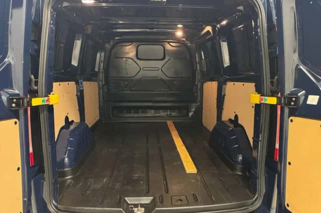 Ford Transit Custom (2023) thumbnail 22