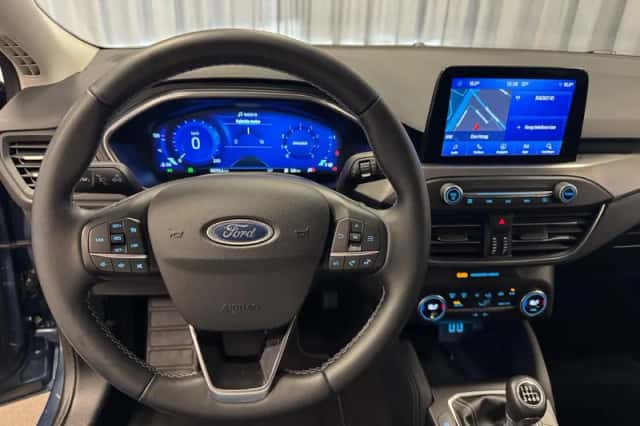 Ford Focus (2021) thumbnail 3