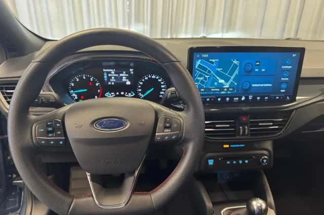 Ford Focus (2025) thumbnail 3