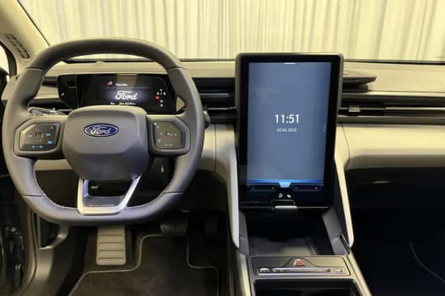 Ford Explorer (2026) thumbnail 3