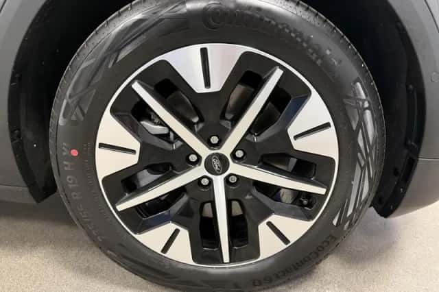 Ford Explorer (2026) thumbnail 5