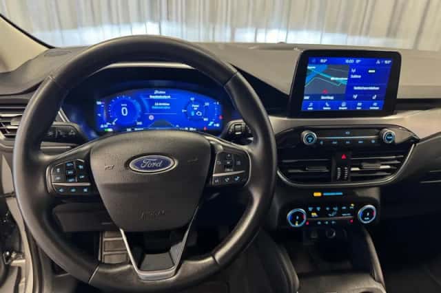 Ford Kuga (2023) thumbnail 3