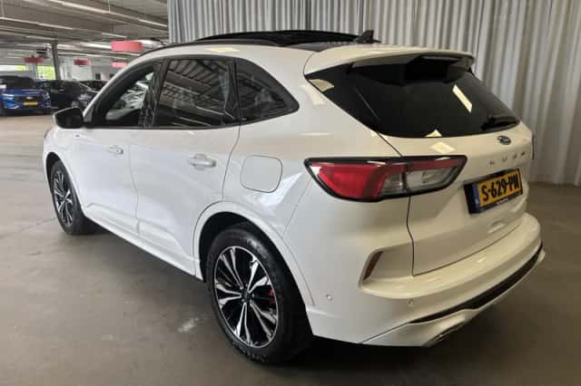 Ford Kuga (2023) thumbnail 6