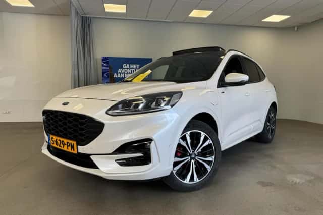 Ford Kuga (2023) thumbnail 9