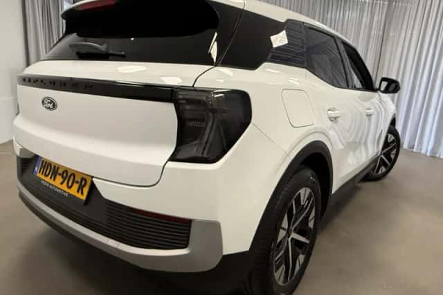 Ford Explorer (2025) thumbnail 2