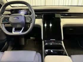 Ford Explorer (2025) thumbnail 3