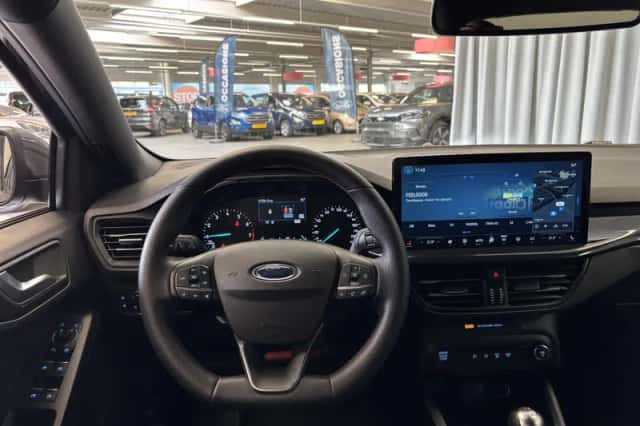 Ford Focus (2024) thumbnail 3