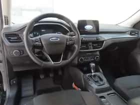 Ford Focus (2021) thumbnail 4