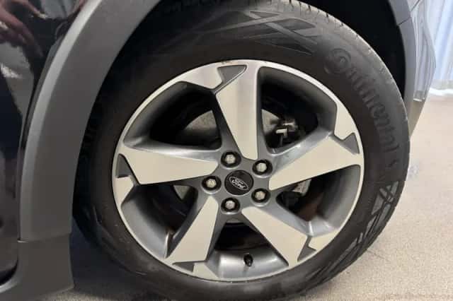 Ford Focus (2021) thumbnail 5