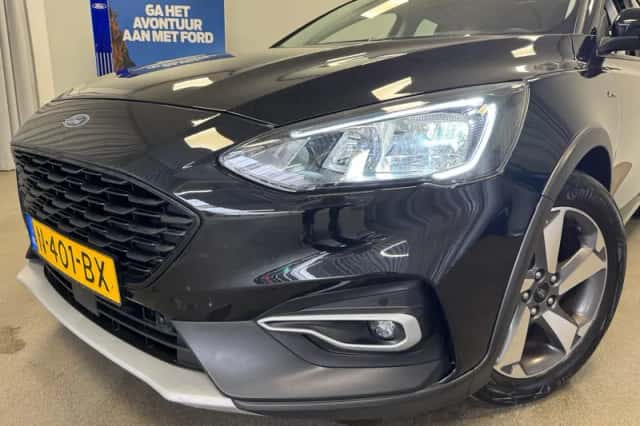 Ford Focus (2021) thumbnail 6