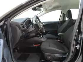 Ford Focus (2021) thumbnail 7
