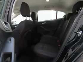 Ford Focus (2021) thumbnail 8