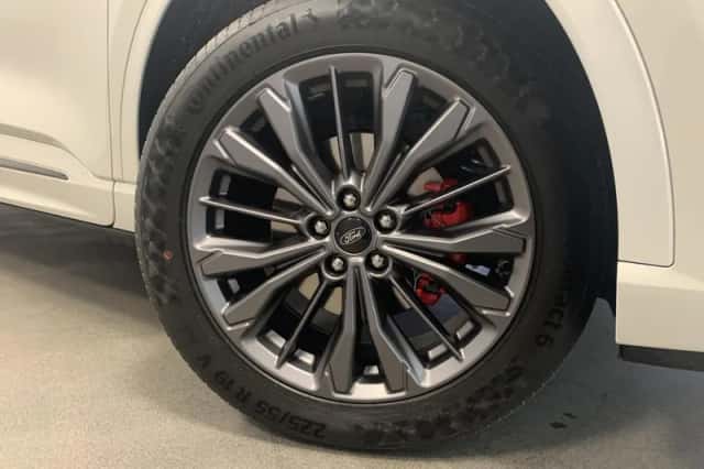 Ford Kuga (2026) thumbnail 5