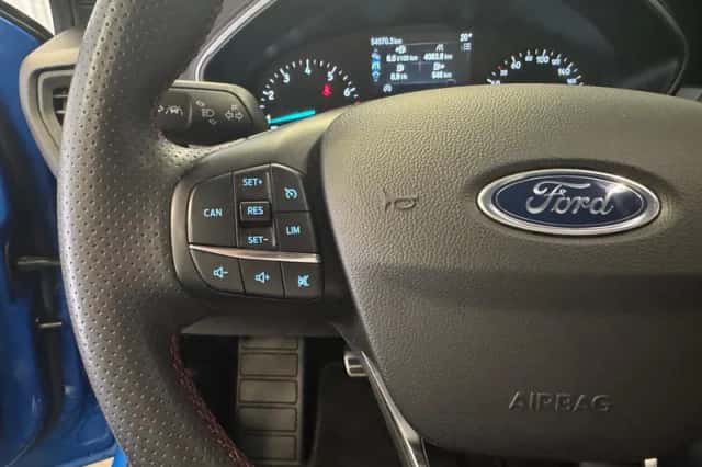 Ford Focus (2023) thumbnail 16