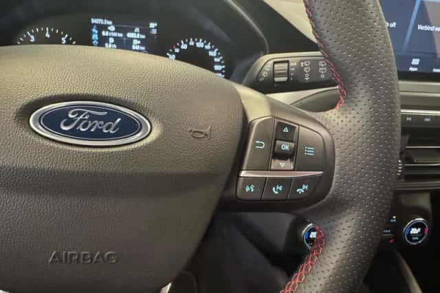 Ford Focus (2023) thumbnail 17