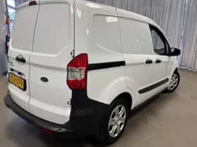 Ford Transit Courier (2022) thumbnail 2