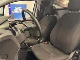 Ford Transit Courier (2022) thumbnail 19