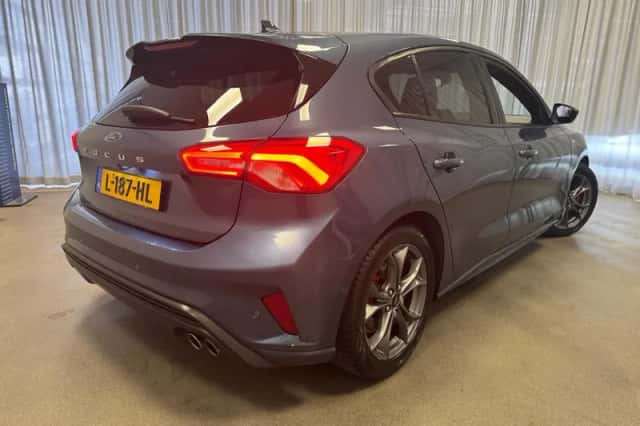 Ford Focus (2019) thumbnail 2