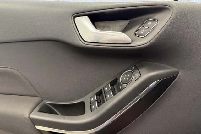 Ford Fiesta (2021) thumbnail 26