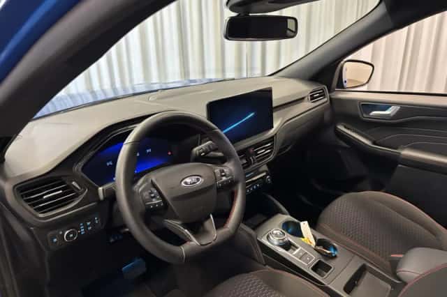 Ford Kuga (2025) thumbnail 3
