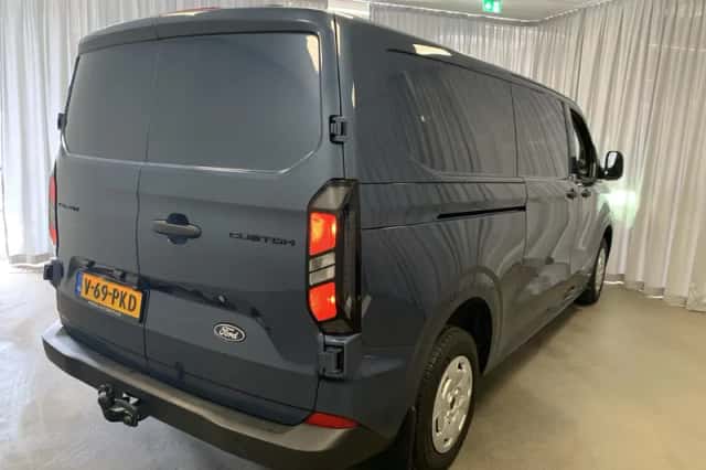Ford Transit Custom (2024) thumbnail 2